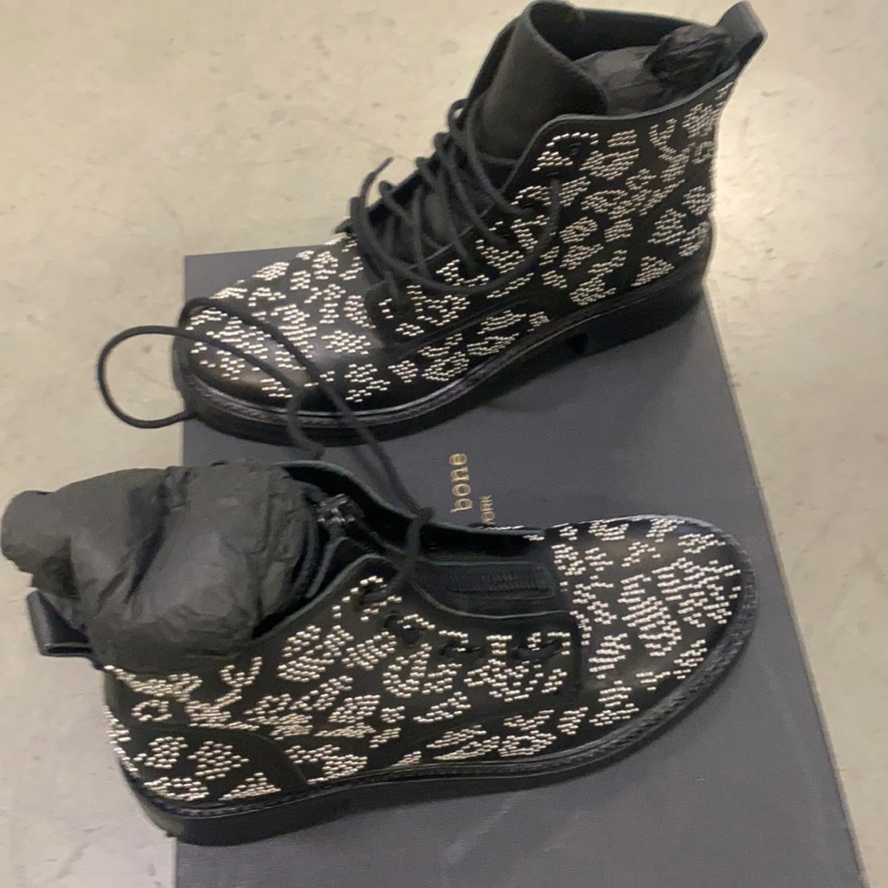 Cannon Boot Leopard Stud black